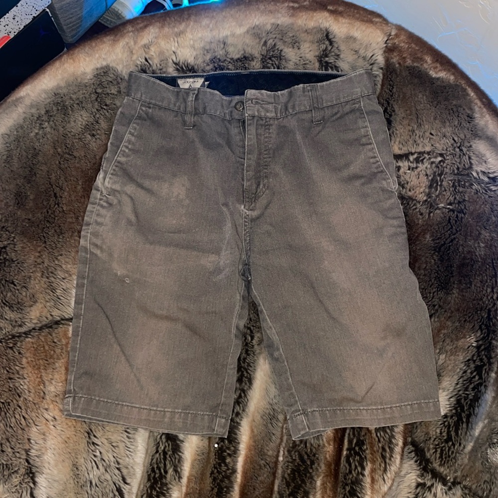 GREY VOLCOM SHORTS